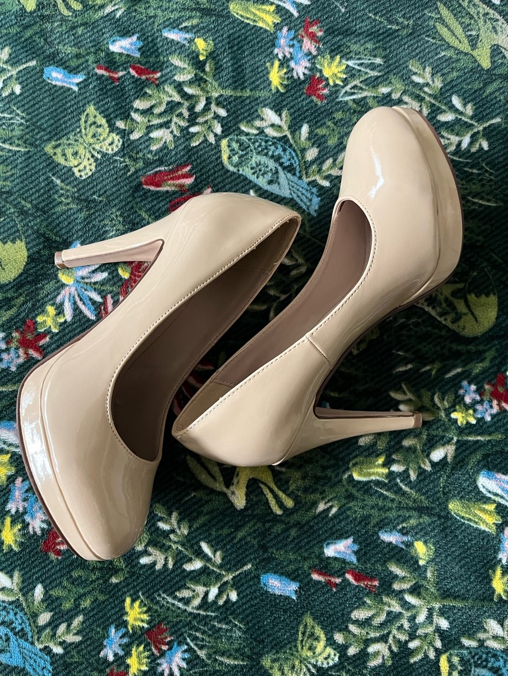 CECELIA NEW YORK Nude Patent Platform Stiletto Pumps